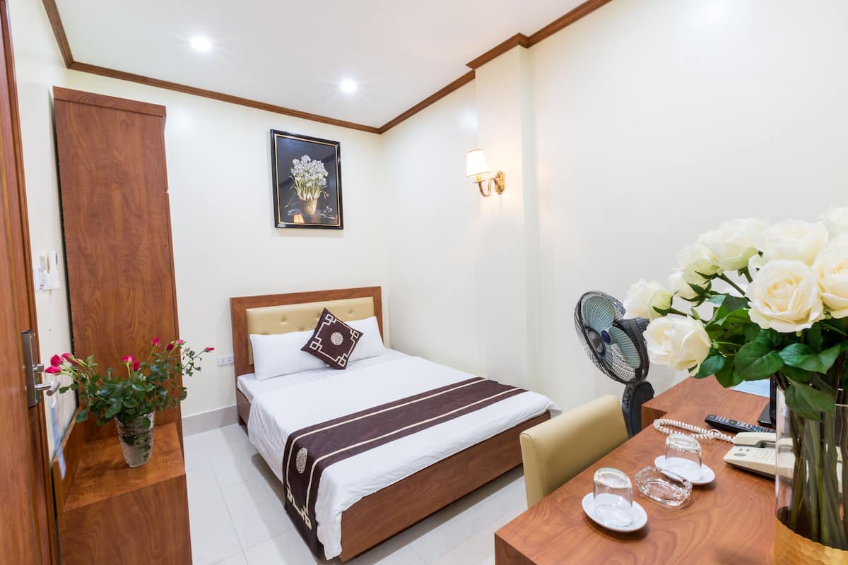 Quarto standard | Frigobar, escrivaninha, Wi-Fi de cortesia