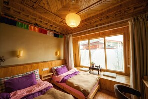 Dobbelt- eller tomannsrom – standard | Skrivebord, blendingsgardiner, lydisolert og wi-fi (inkludert)