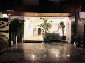 Exterior - Vivid Boutique Hotel (Gurugram)