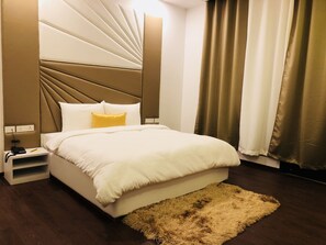 1 Schlafzimmer, Minibar, Zimmersafe, Schreibtisch