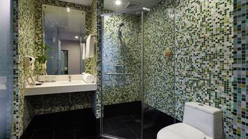 Superior Double Room A | Bathroom | Shower, free toiletries, hair dryer, slippers