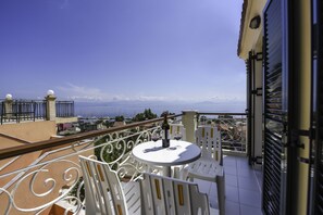 Beach/ocean view