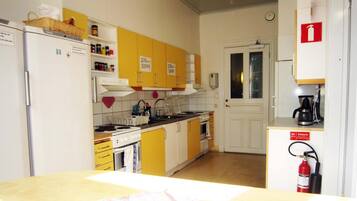 Fridge, microwave