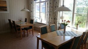 Frühstücksbuffet am Wochenende (110 SEK pro Person)