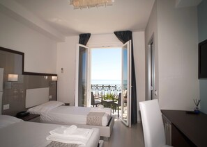 Chambre Triple Deluxe, vue mer