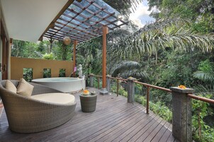 Royal Suite with Jacuzzi (with Daily Afternoon Tea)