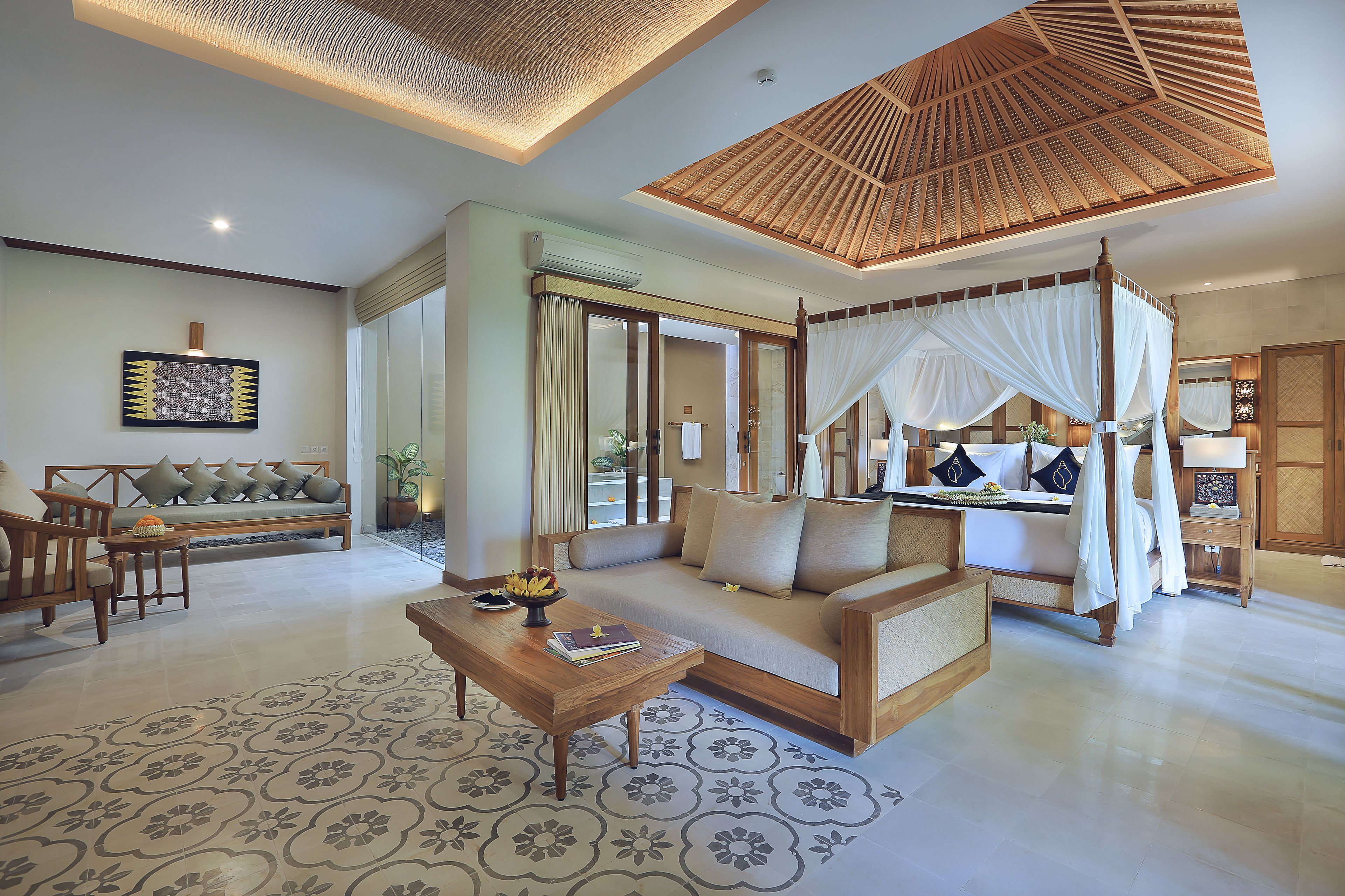 suite with jacuzzi (with daily afternoon tea) | 1 bedroom, minibar, in-room safe, desk