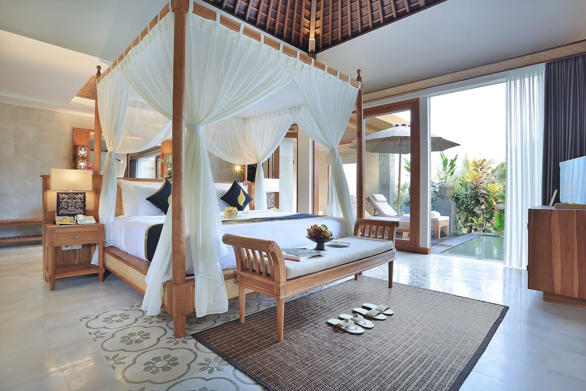 Suite Pool Villa (with Daily Afternoon Tea) | 1 bedroom, minibar, in-room safe, desk