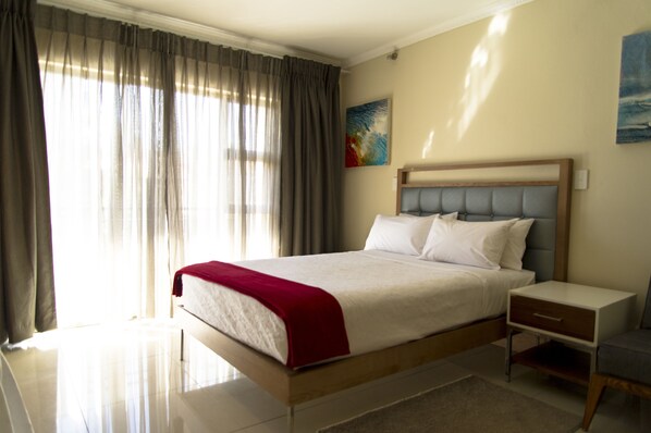 Desk, free WiFi, bed sheets