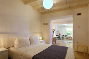 Estudio clásico | Ropa de cama de alta calidad y minibar 