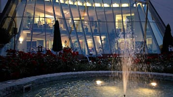 2 restaurants, German cuisine
