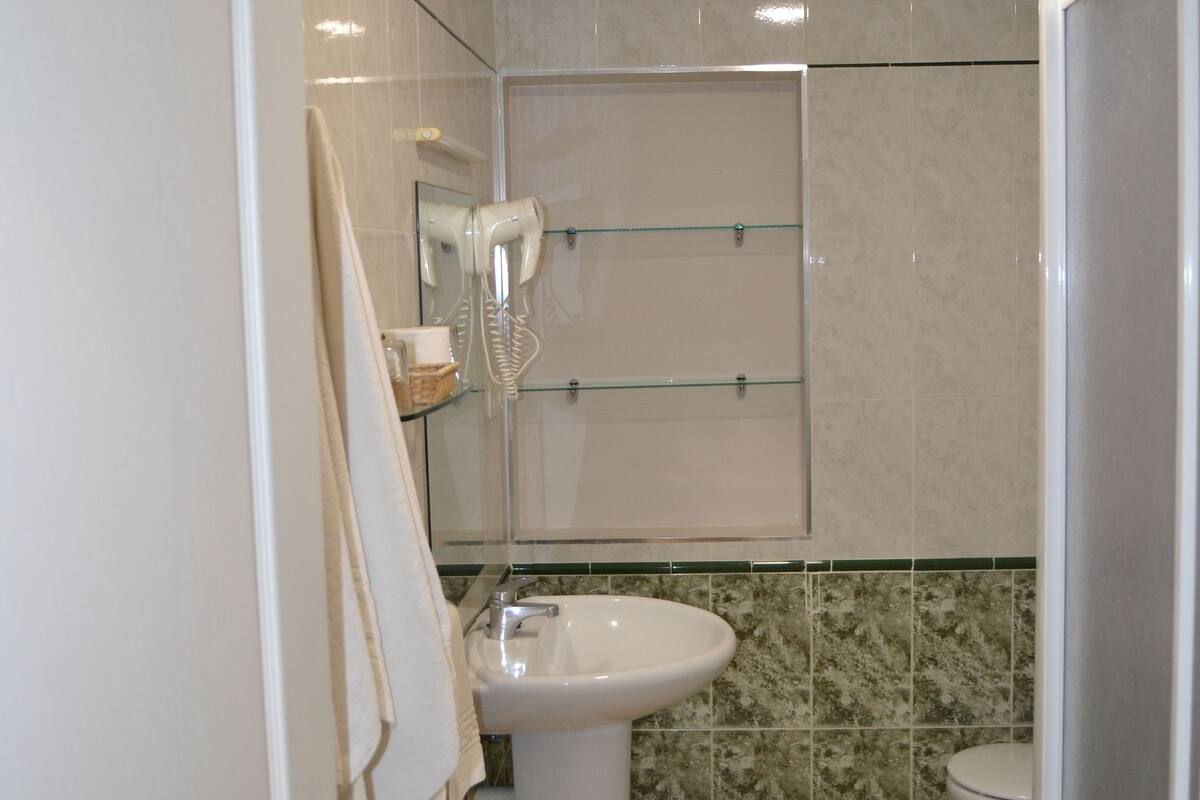 double room single use | bathroom | deep-soaking bathtub, free toiletries, hair dryer, towels