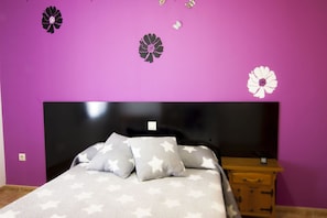 Free cots/infant beds, free WiFi