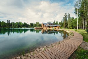 Front of property - Eco-hotel Izumrudniy les (Nudol')