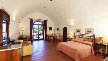 Comfort Double Room | Free WiFi, bed sheets