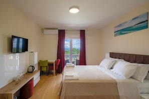 In-room safe, desk, soundproofing, iron/ironing board