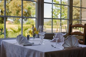 บริการอาหารกลางวันและอาหารเย็น, อาหารฝรั่งเศส