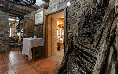 Televisión de pantalla plana. Hotel Rural Los Ángeles