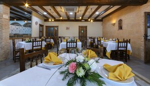 Restaurant - Hotel Rural Los Ángeles (Nunomoral)