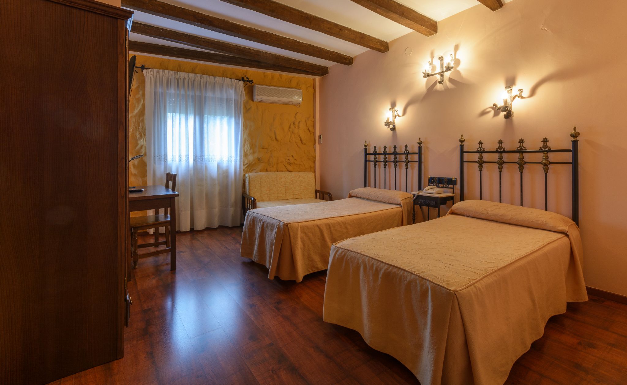 double or twin room | 1 bedroom, desk, laptop workspace, free wifi