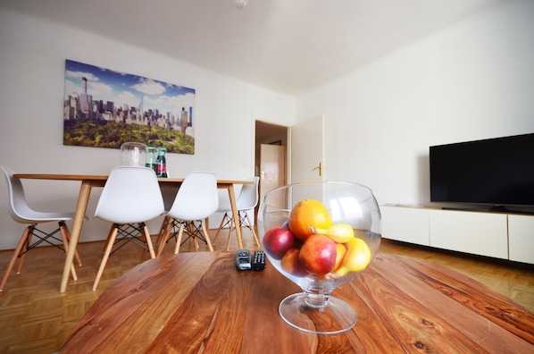 Premium Apartment, 3 Bedrooms, Private Bathroom | Living room