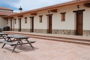 รับประทานอาหารกลางแจ้ง