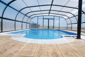 สระว่ายน้ำในร่ม