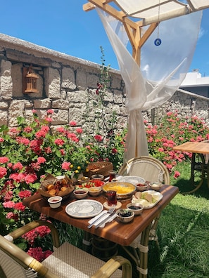 Free daily on-the-go breakfast - Limon Butik Otel (Çeşme)