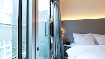 VIP | Desk, iron/ironing board, free WiFi