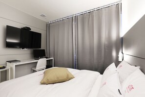 Desk, iron/ironing board, free WiFi - Hotel yaja wirye (Seongnam)