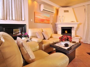 Suite | Living area | 40-inch LCD TV with satellite channels, TV, fireplace - Rosh Pinat Noy (Rosh Pinna)