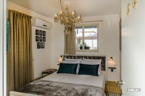 Family Villa, 3 Bedrooms | 1 bedroom, desk, soundproofing, iron/ironing board