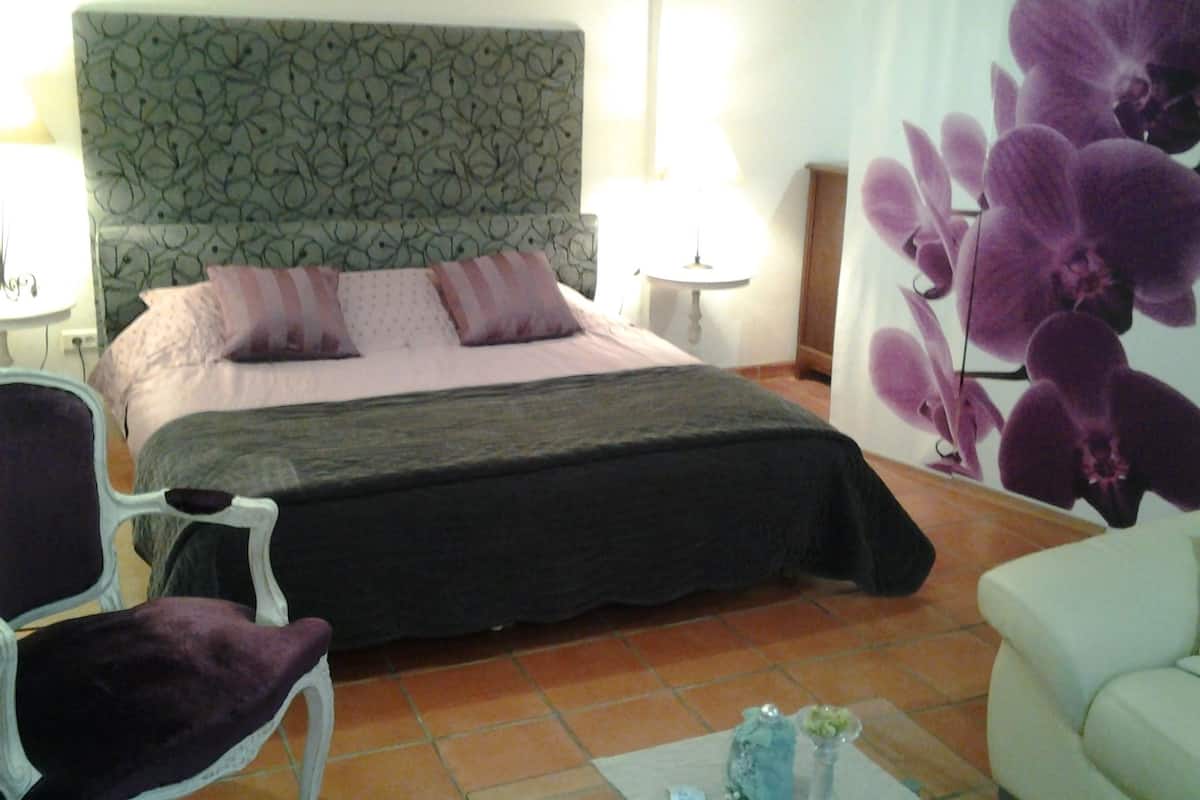 Loft | Desk, iron/ironing board (on request), free cots/infant beds, free WiFi
