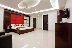 华丽客房 | 埃及棉床单、高档床上用品、Select Comfort 床、办公桌