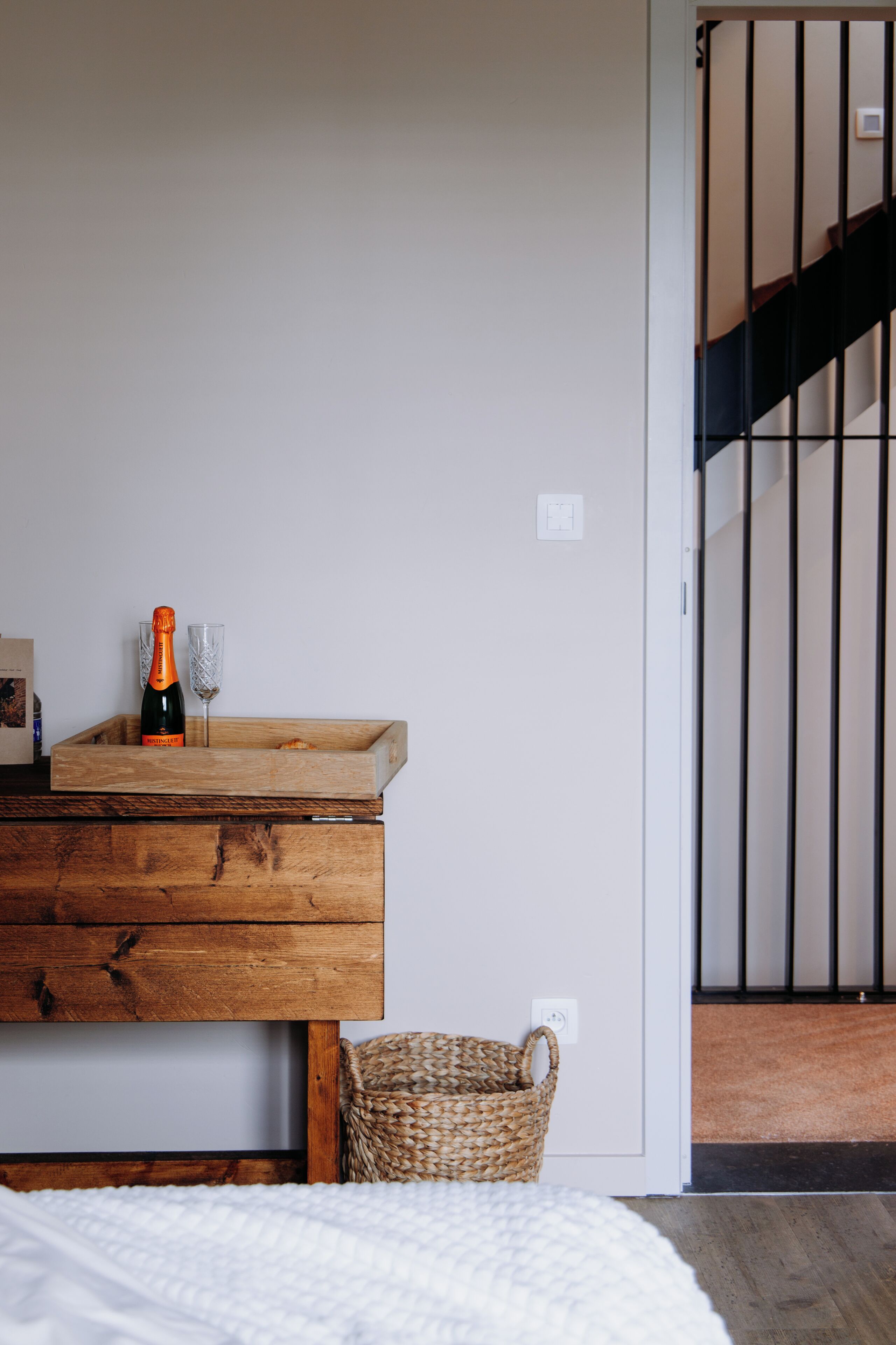 Bureau, espace de travail pour ordinateur portable