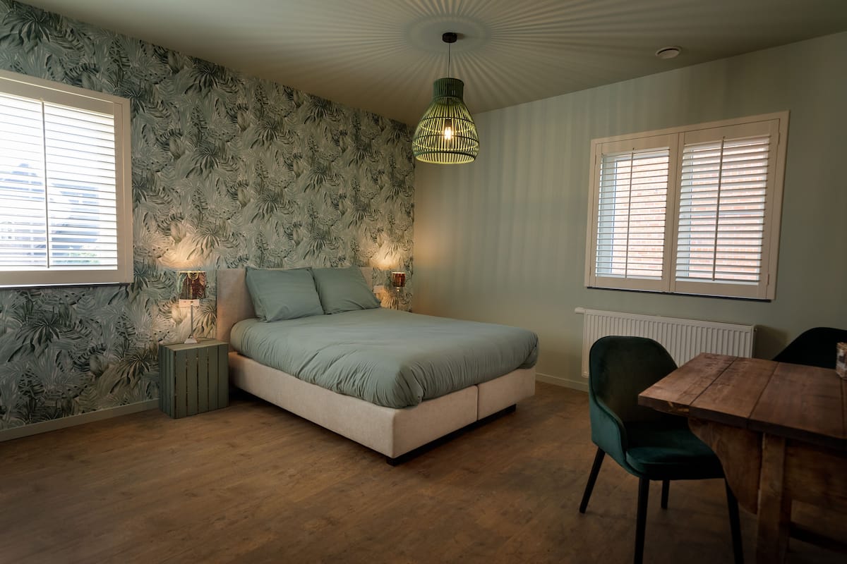 Deluxe Double Room (Pauwel Kwak) | Desk, laptop workspace, soundproofing, free WiFi
