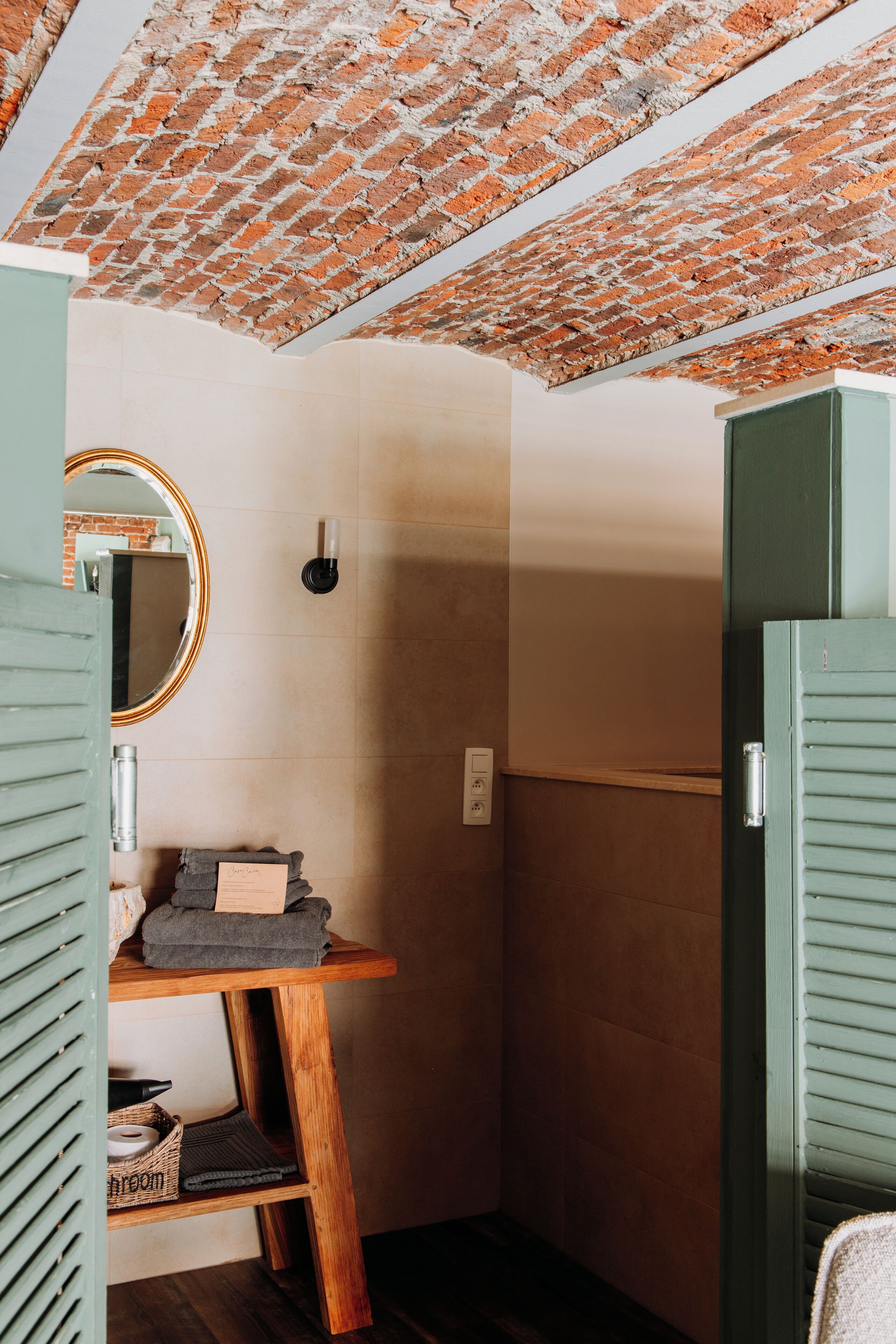 Bureau, espace de travail pour ordinateur portable