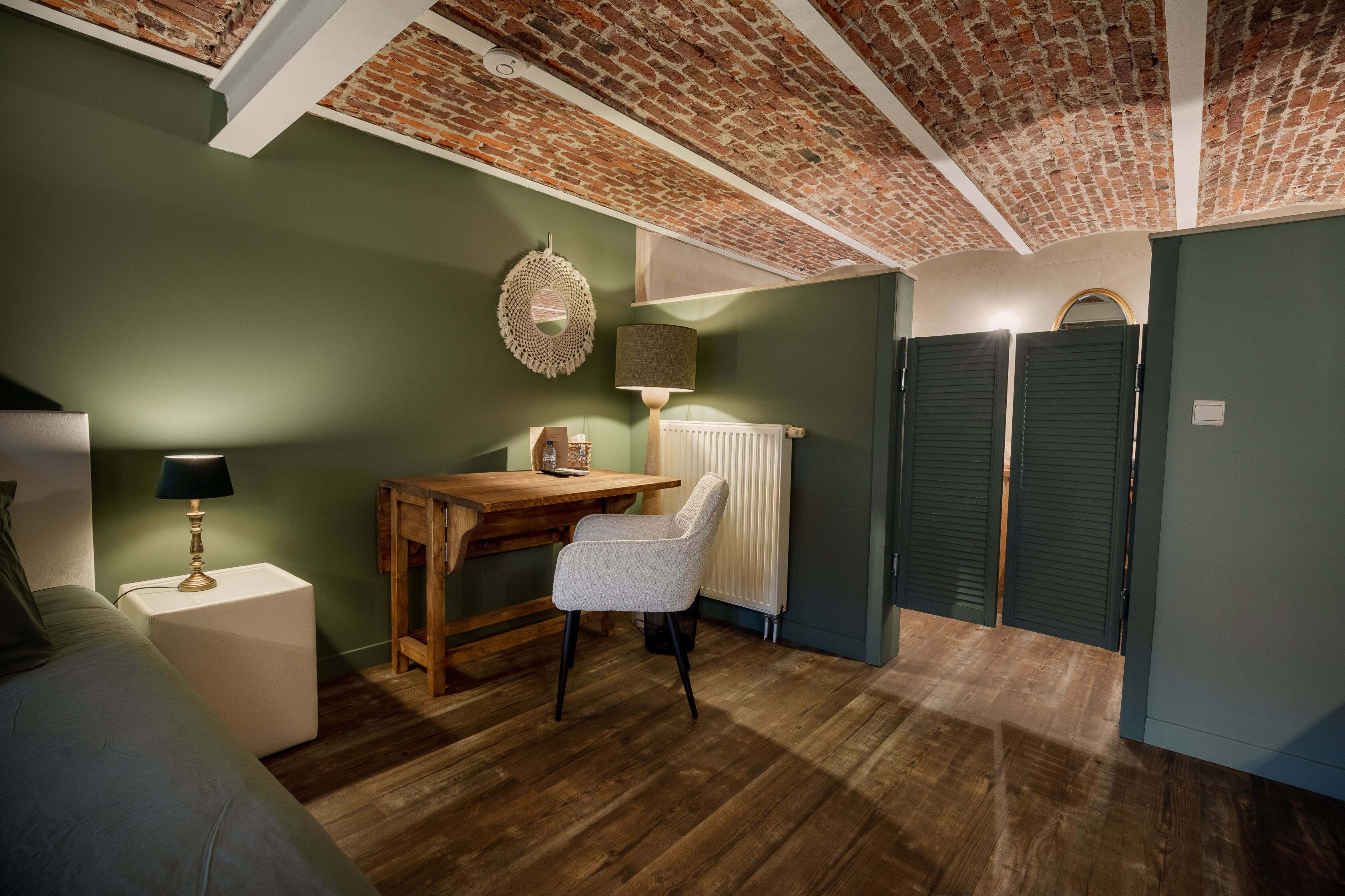 Deluxe driepersoonskamer (Pinot Blanc) | Een bureau, een laptopwerkplek, geluiddichte muren, gratis wifi