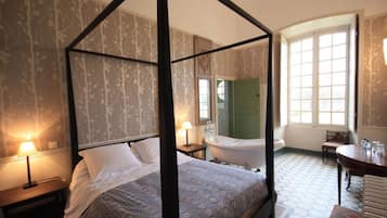 Standard Double Room | Desk, soundproofing, iron/ironing board, free cribs/infant beds