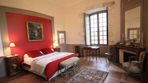 Superior Double Room | Desk, soundproofing, iron/ironing board, free cots/infant beds - Abbaye de Reigny - Esprit de France (Vermenton)