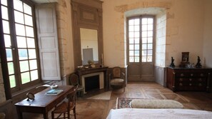 高级双人房 | 办公桌、隔音、熨斗/熨板、免费婴儿床