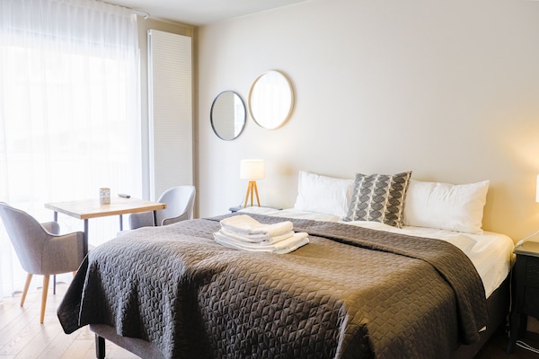 Studio, 1 Bedroom (2 persons) | Hypo-allergenic bedding, blackout drapes, free WiFi, bed sheets