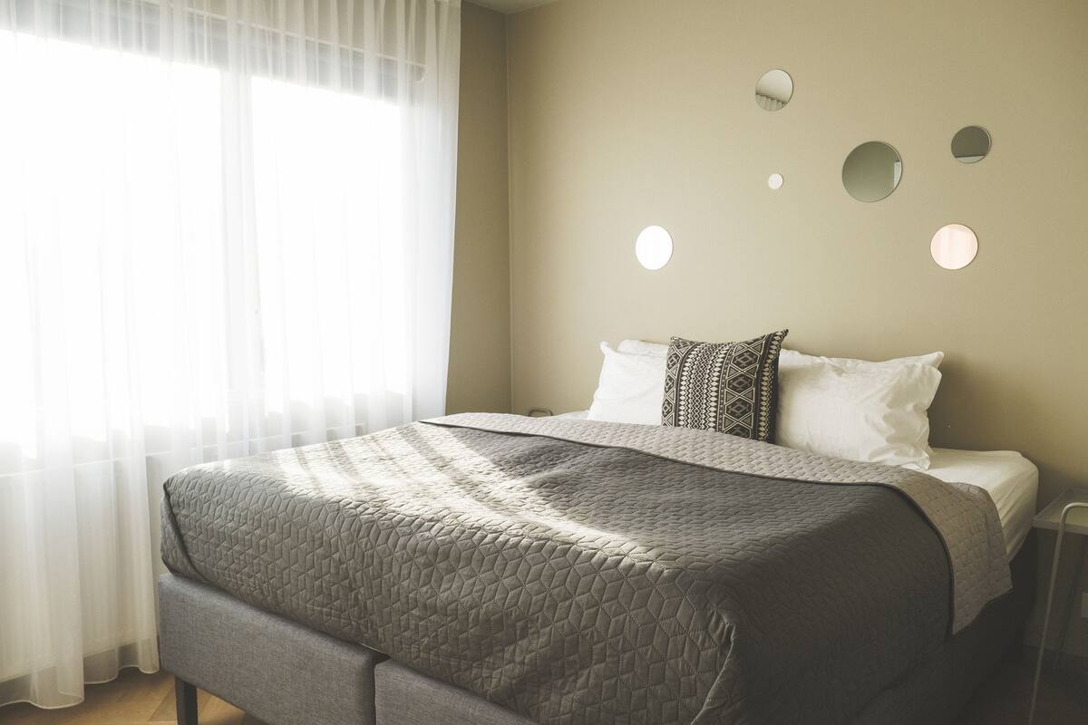 Studio, 1 Bedroom, Balcony | Hypo-allergenic bedding available, blackout drapes, WiFi (free)