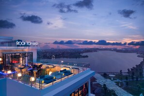 Bar (on property) - Cross Vibe Viet Tri (Viet Tri)