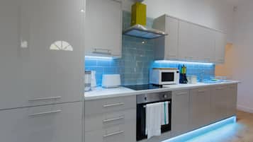 Appartamento Deluxe, bagno privato (Occupancy 5) | Cucina condivisa
