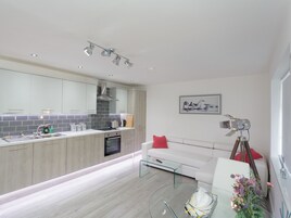 Luxury Quadruple Room, Private Bathroom (Occupancy 4) | Lounge