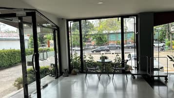 TV de tela plana 32 polegadas com canais a cabo, TV