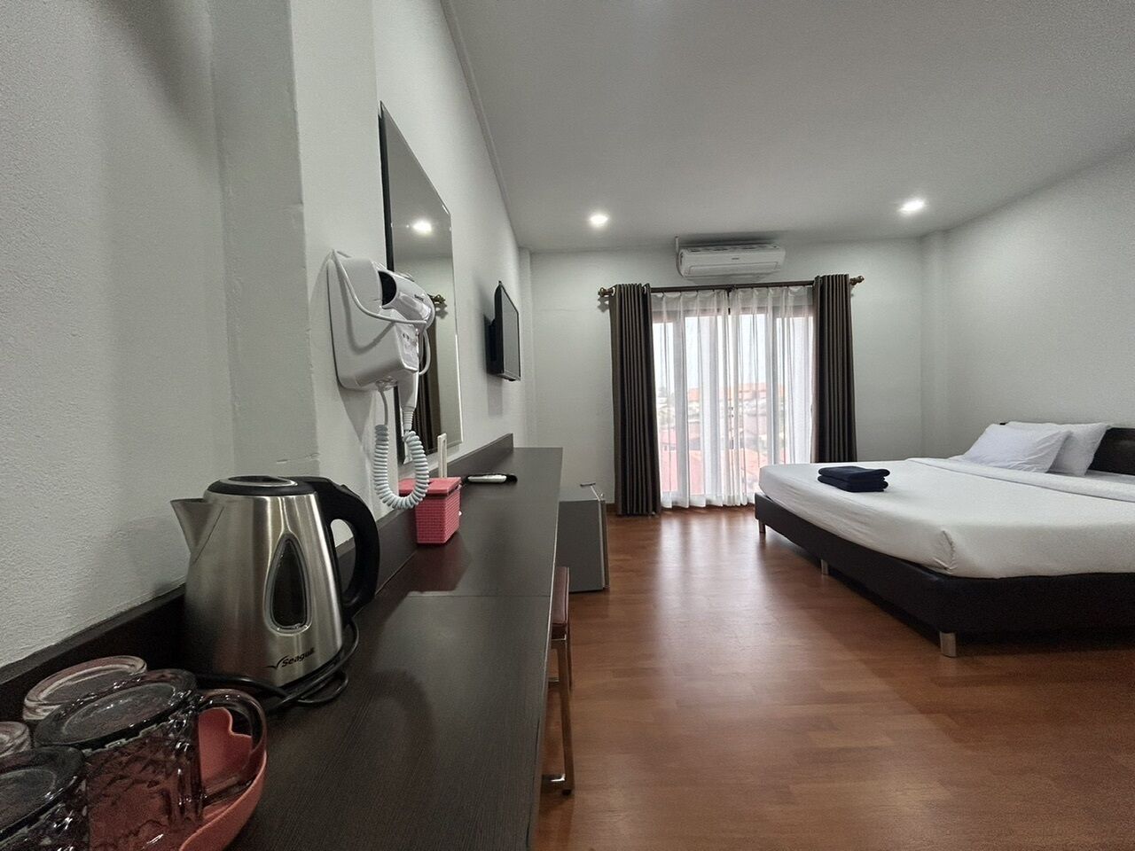 deluxe single room | room amenity