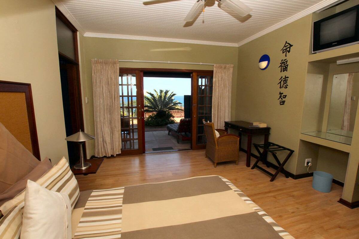 1 bedroom, in-room safe, iron/ironing board (on request), WiFi (free)