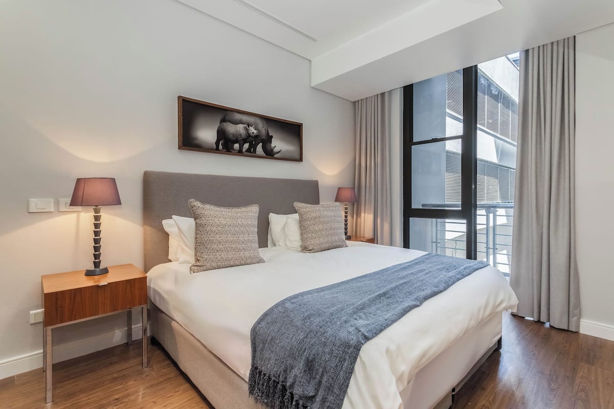 1 quarto, roupas de cama premium, cofres nos quartos